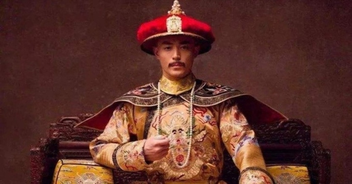 Giải mã những bí ẩn đằng sau chiếc long bào của các vị hoàng đế Trung Hoa