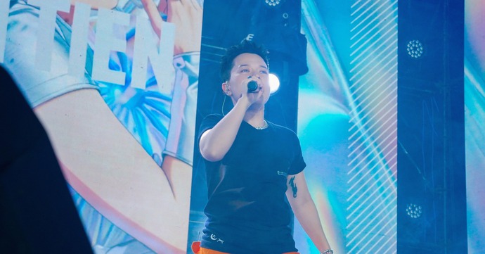 Tiên Tiên, Ánh Sáng Aza, Wxrdie cùng “bữa tiệc giải trí” NSOC Unitour tại trường Đại học Xây Dựng Hà Nội