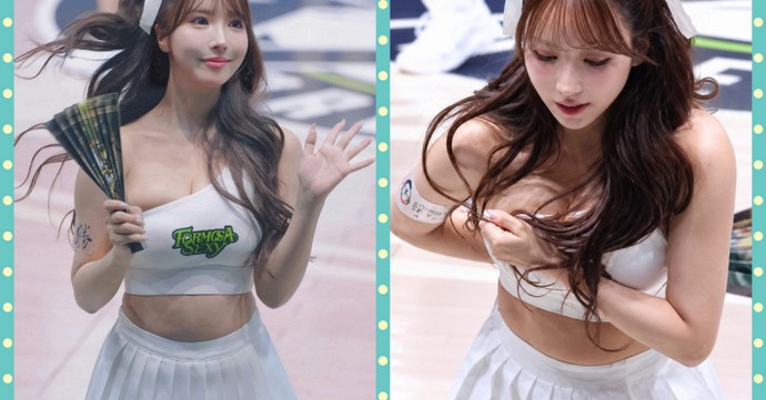 Bất ngờ gặp sự cố trang phục trên sân khấu, Yua Mikami vẫn thể hiện bản lĩnh, fan khen ngợi không ngớt