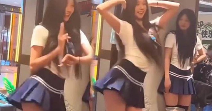 Quán lẩu Trung Quốc gây sốt: Cho 'Tóc Tóc Cơ' nhảy cực sung khiến CĐM ngán ngẩm