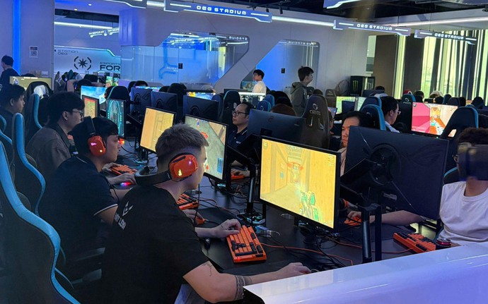 Mật Lệnh FPS PC tổ chức sự kiện ra mắt: Streamer đình đám Rambo khuấy động cộng đồng game thủ Việt.