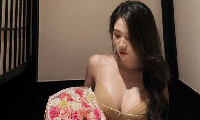 Khoảnh khắc gái xinh sân Pick phát khóc trước camera, hành trình độ dáng "bão táp"