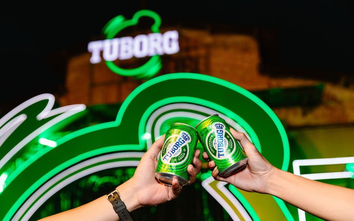 GenZ giật nắp, check nhân phẩm cùng chương trình Giật Tung Nắp Trúng Gấp Trăm của bia Tuborg