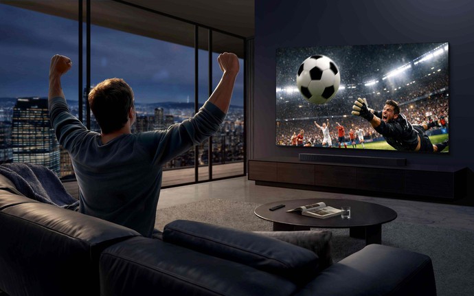 Không khí bóng đá sôi động hơn với sự đồng hành của trợ lý AI trên TV Samsung