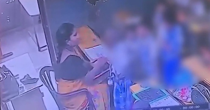 Bé trai 6 tuổi bất ngờ ngã gục, tử vong sau khi bị giáo viên hành hung