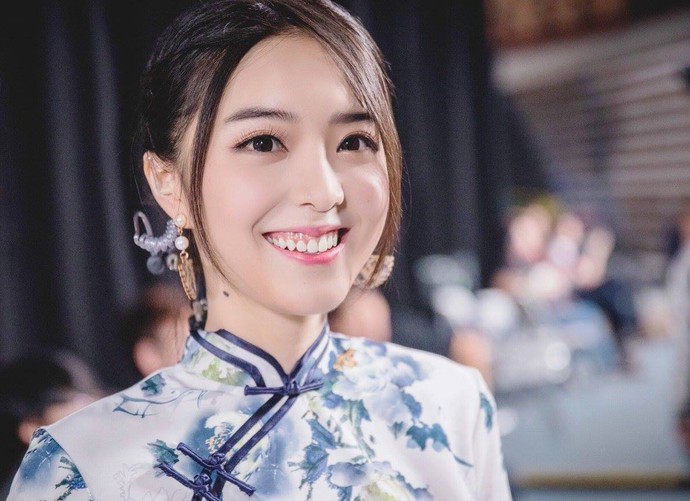 Ngắm nhìn nhan sắc đời thường của MC Candice - cô nàng MC quyến rũ của LMHT Trung Quốc - Ảnh 14. Ngắm nhìn nhan sắc đời thường của MC Candice - cô nàng MC quyến rũ của LMHT Trung Quốc - Ảnh 14.