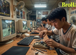 Từ bàn phím cao su và chuột bi Mitsumi huyền thoại đến những tiếng "lách tách" của switch, thứ âm thanh ma mị khiến cánh mày râu mê mẩn