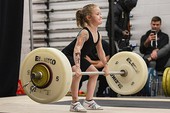 7 tuổi nâng tạ 80kg, cô bé lực sĩ khiến cộng đồng mạng trầm trồ, đặt biệt danh "con gái Hercules"