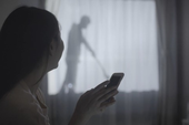 Công ty Nhật nghĩ ra cách bảo vệ phụ nữ đơn thân giống hệt trong phim "Ở nhà một mình"