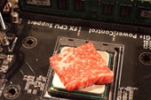 Đem CPU máy tính để 'nướng thịt bò, luộc trứng'... YouTuber bỗng nổi như cồn tiền vào như nước
