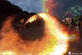 Anh nghệ sĩ chế thanh kiếm katana với khả năng chém ra lửa như trong các bộ anime Nhật Bản