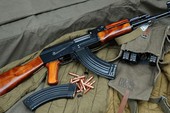 Vì lý do gì mà AK-47 lại trở thành phát minh vũ khí nổi tiếng nhất thế giới?