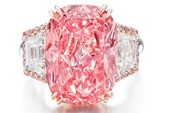 Viên kim cương hồng có giá trị cao kỷ lục thế giới
