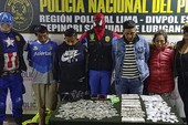 Cảnh sát Peru cải trang thành siêu anh hùng đánh bại băng đảng tội phạm trong ngày Halloween