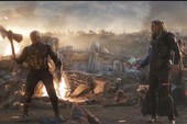 Thor và 3 nhân vật đã cầm Stormbreaker trong tay, có kẻ còn dùng "gậy ông đập lưng ông"