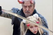 Thiếu nữ Nhật Bản rủ cha cosplay chung khiến netizen thầm ngưỡng mộ