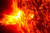 Một cơn bão Mặt trời có thể hủy diệt Trái đất?