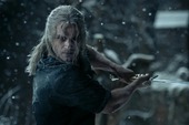 The Witcher tung teaser đầu tiên cho mùa 3, hé lộ màn rượt đuổi căng thẳng giữa binh đoàn bóng ma Wild Hunt và Ciri