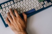 3 cách giảm đau tay khi làm việc lâu trên máy tính