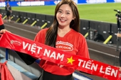 Ngắm dàn hot girl xinh đẹp, xuất hiện chiếm "spotlight" trên khán đài Việt Trì tối qua, có người từng là hoa khôi