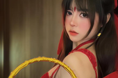 Tung màn cosplay Natra phiên bản táo bạo, nữ streamer khiến fan nam quên luôn bản gốc