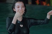 Bộ đồ bơi mỏng tang, o ép khiến Vương Sở Nhiên bị dòm ngó trên sóng truyền hình