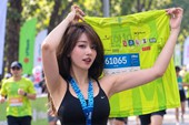 Trở lại đường đua, Hà Kim lại "đốt cháy" giải chạy với thần thái không thể tin được