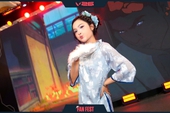 Bất ngờ gặp lại nữ MC có "nụ hôn viral" tại Fan Fest VALORANT
