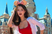 Diện đầm ôm sát nổi bật, Mai Hà Hoàng Yến biến Disneyland thành đường đua nhan sắc cực cuốn hút