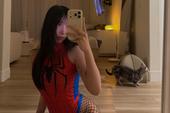 Quá mê phim người Nhện, hot girl đình đám trổ tài cosplay khiến fan thích thú