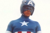 Những tình tiết ngớ ngẩn nhất về Captain America trên màn ảnh
