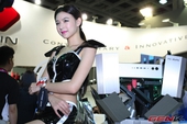 Những bóng hồng xinh đẹp tại hội chợ Computex 2015