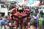 Màn cosplay Iron Man HulkBuster có thể 'thổi bay' mọi người