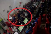 Thanh niên bất ngờ bị hành hung ngay tại quán net