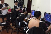 DOTA 2: Chiêm ngưỡng Carry xuất sắc nhất lịch sử trong lốt "hầu gái"