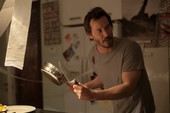 Knock Knock - Phim kinh dị 16+ có nam diễn viên Keanu Reeves