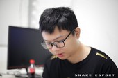 SofM bỗng dưng đẹp trai không thua gì ngôi sao Hàn Quốc trong chùm ảnh mới nhất tại Snake eSports