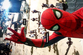 Phim trường bị lộ diện trong ảnh tự sướng của Spider-Man Tom Holland