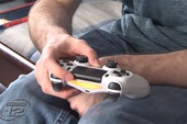 Phàn nàn về PS4, game thủ khuyết tật được tặng luôn tay cầm độc nhất vô nhị