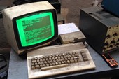 Không tin nổi cỗ máy tính "nát" như trong Fallout vẫn chạy tốt đến tận hôm nay