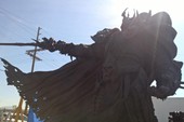 Kỉ niệm sinh nhật 25 tuổi, Blizzard dựng pho tượng Warcraft nặng gần 2 tấn