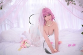 Bỏng mắt với cosplay Momo Deviluke trong To Love-Ru Darkness