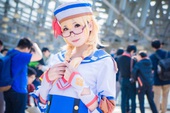 Bi hài thầy giáo cosplay "giả gái" bị chính ... học sinh nhận ra