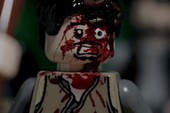 Tái hiện lại cảnh đẫm máu, đau lòng nhất tập 1 mùa 7 "The Walking Dead" bằng ... LEGO