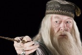 Thầy Albus Dumbledore sẽ quay trở lại trong phim mới về thế giới phù thủy Harry Potter