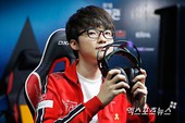 LMHT: "Nhà Tiên Tri" giỏi nhất thế giới nói đội thắng ngày mai là SKT T1 và Faker sẽ vô địch CKTG lần 3