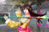 Lạ mắt với cosplay Hoàng Dung trong game di động Anh Hùng Xạ Điêu