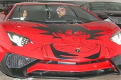 Nam ca sĩ Chris Brown bất ngờ khoe siêu xe Lamborghini Son Goku cực độc