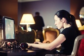 Nhật ký game thủ nữ kể việc một thân một mình đi sắm máy tính chơi game