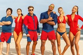 Baywatch - Cứ xem thôi, không cần não cũng được!